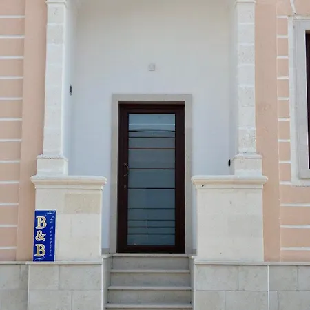 Bed & Breakfast La Piazzetta *